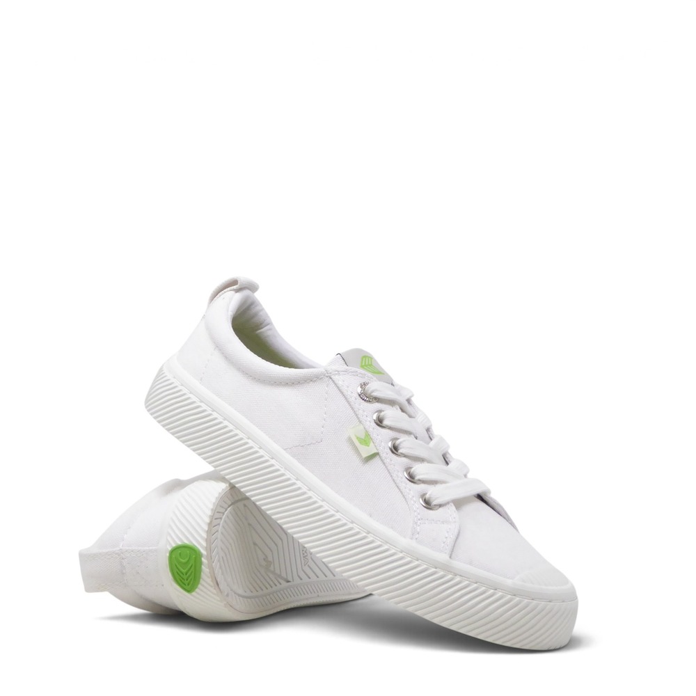 NEW Cariuma Shoes Sneaker White Oca Low Canvas Lace Up Mens 9 / Womens 10.5